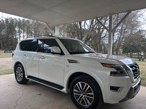 Used 2022 Nissan Armada SL w/ Cargo Package RWD image 1