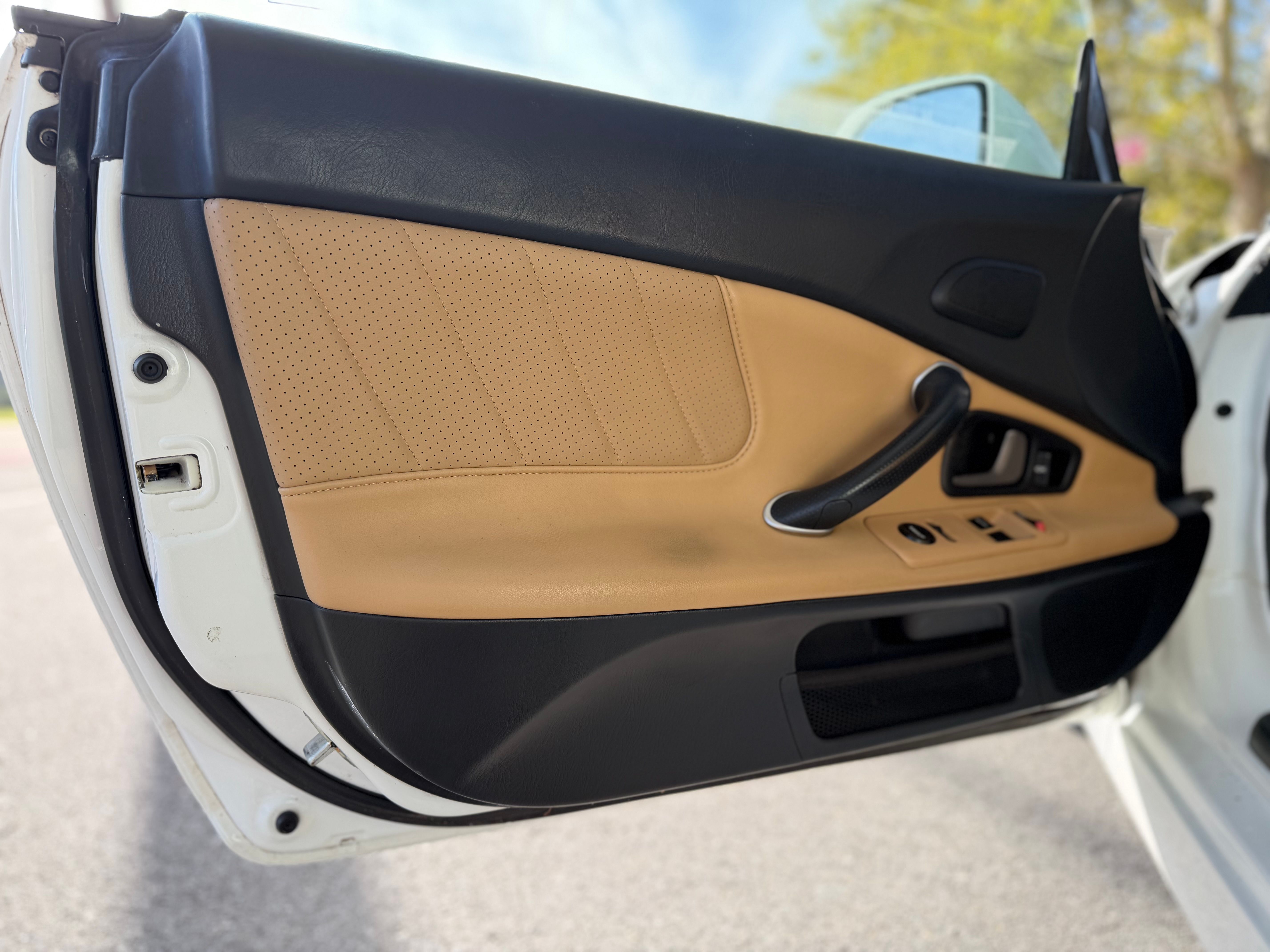 Used 2004 Honda S2000 image 12