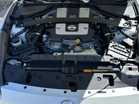 Used 2012 Nissan 370Z Touring RWD image 15