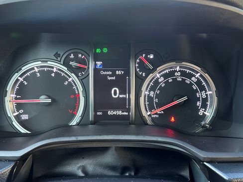 Used 2021 Toyota 4Runner Venture w/ Moonroof Package AWD/4WD image 11