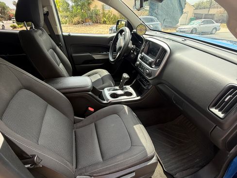 Used 2018 Chevrolet Colorado LT w/ LT Convenience Package RWD image 6