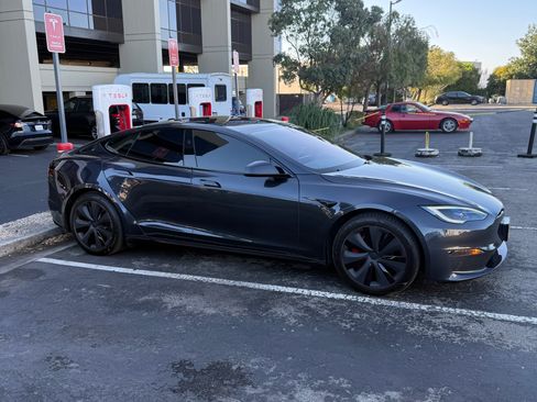 Used 2024 Tesla Model S Plaid image 4