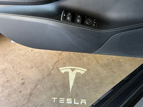 Used 2016 Tesla Model S P90D image 25