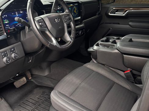 Used 2022 Chevrolet Silverado 1500 LT Trail Boss w/ Protection Package image 6