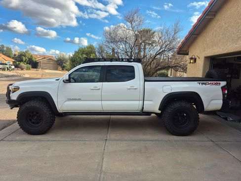 Used 2023 Toyota Tacoma TRD Off-Road image 12