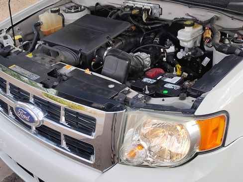 Used 2011 Ford Escape XLT w/ 203A Rapid Spec Order Code FWD image 11