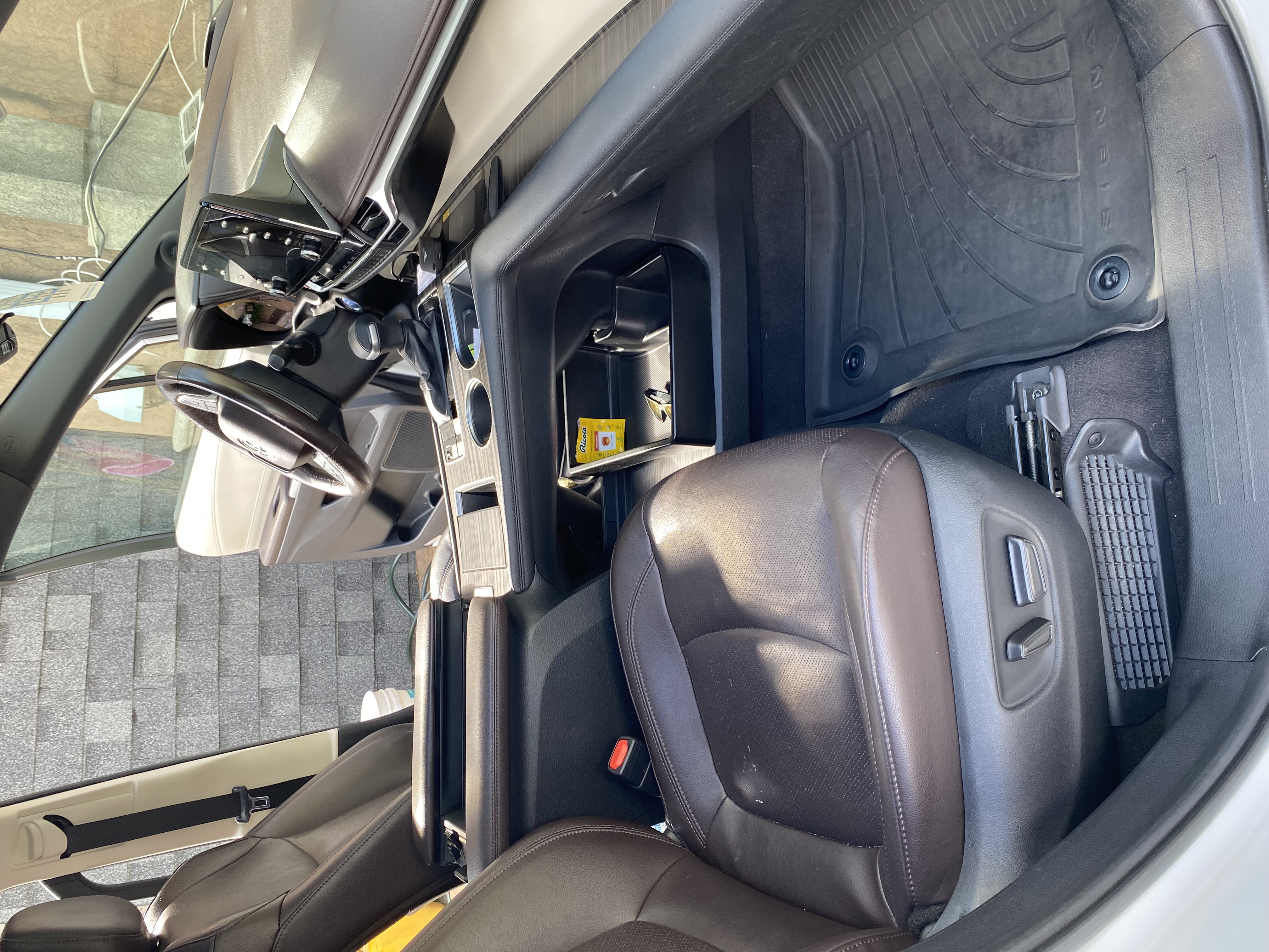 Used 2022 Toyota Sienna Platinum AWD/4WD image 13