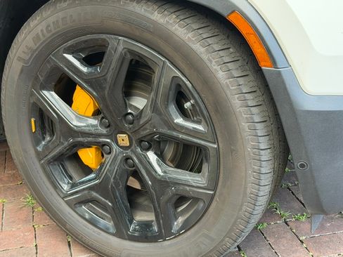 Used 2023 Rivian R1S Launch Edition AWD/4WD image 6