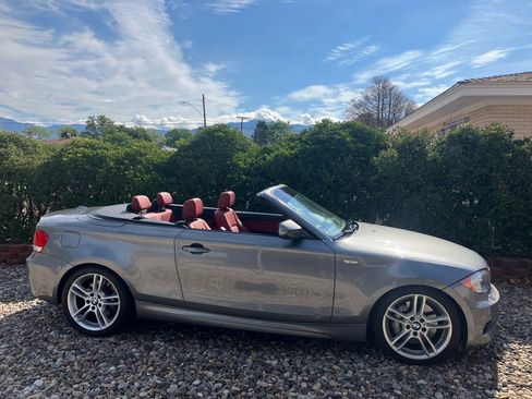 Used 2011 BMW 135i Convertible RWD image 1