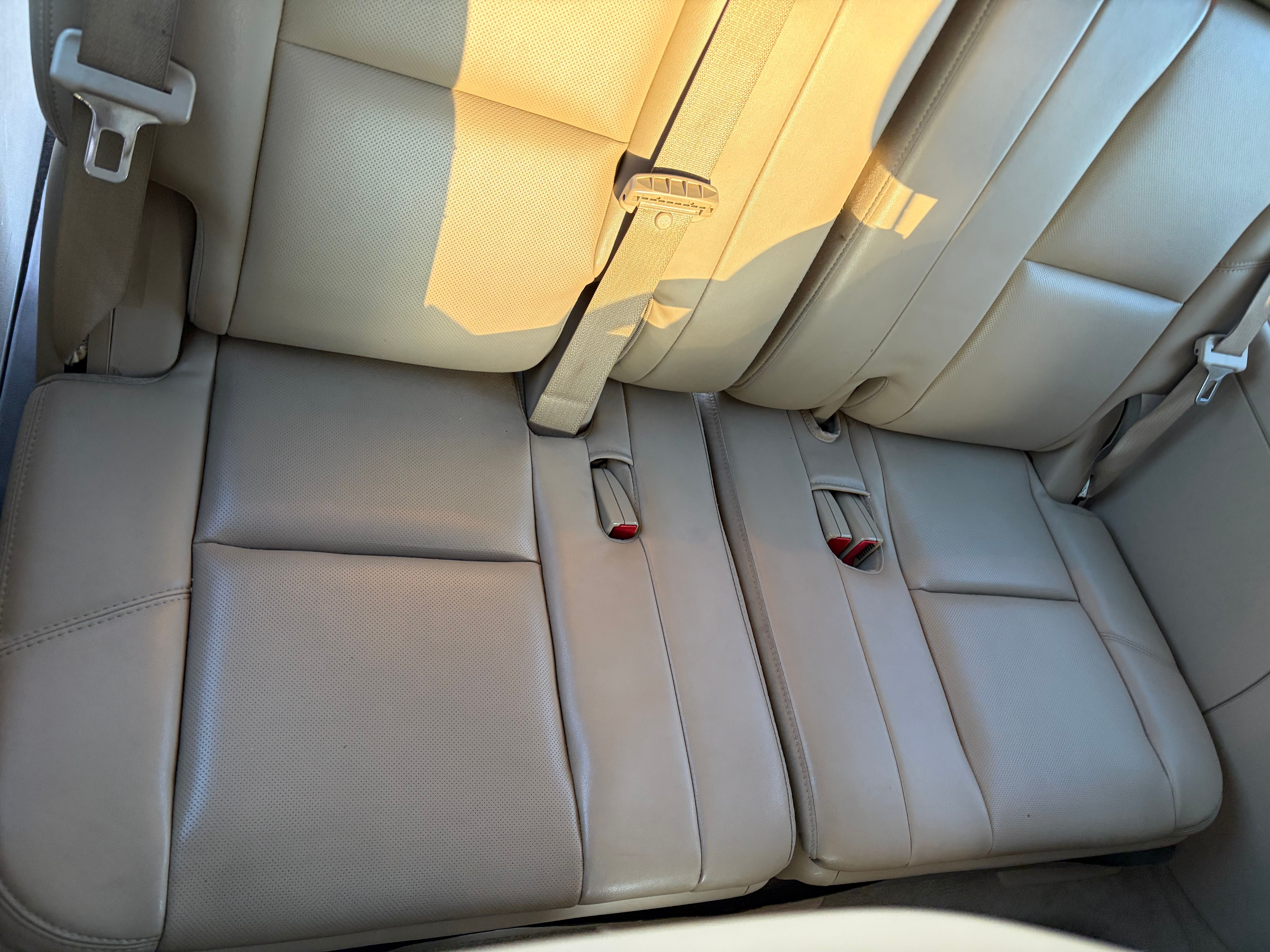 Used 2011 Cadillac Escalade ESV Premium AWD/4WD image 14