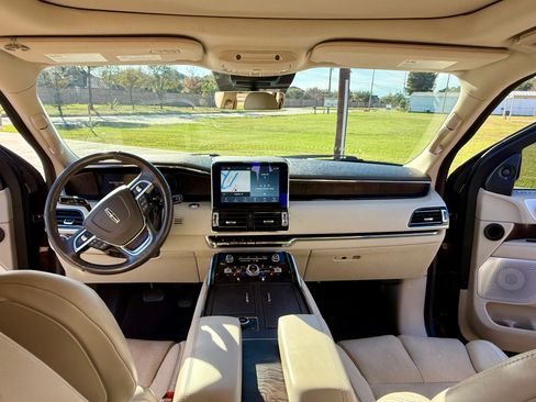 Used 2020 Lincoln Navigator L Reserve w/ Luxury Package image 5