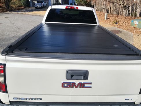 Used 2018 GMC Sierra 1500 SLT w/ SLT Premium Package image 5