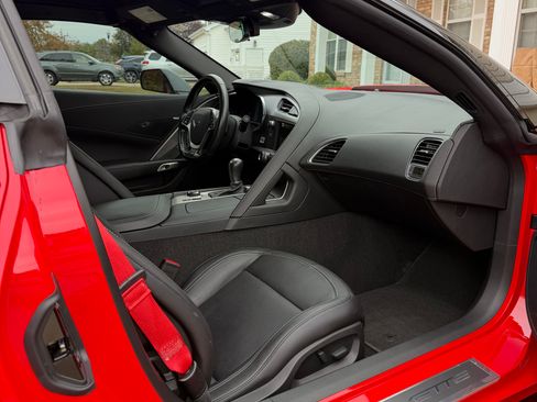 Used 2019 Chevrolet Corvette Z06 w/ Battery Protection Package image 18