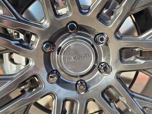 Used 2021 INFINITI QX80 Sensory w/ Cargo Package image 4