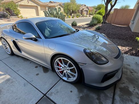 Used 2016 Porsche Cayman GT4 image 8
