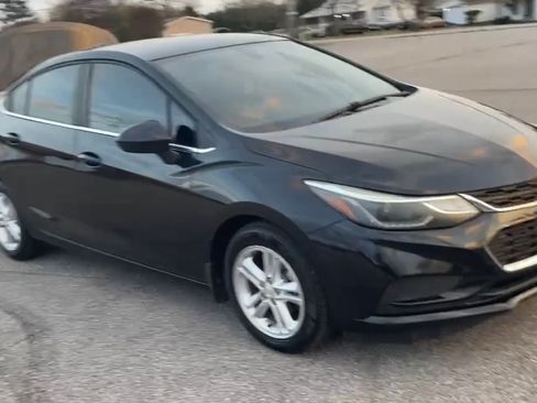 Used 2017 Chevrolet Cruze LT w/ Convenience Package image 9