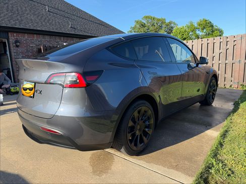 Used 2020 Tesla Model Y Long Range AWD/4WD image 16