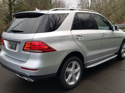 Used 2016 Mercedes-Benz GLE 300d 4MATIC image 5