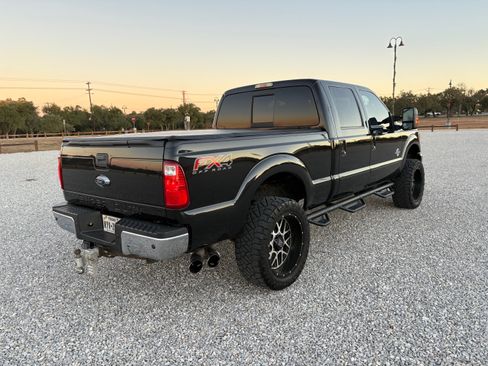 Used 2015 Ford F250 Lariat w/ Lariat Ultimate Package image 9