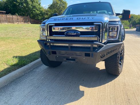 Used 2016 Ford F350 Lariat image 2