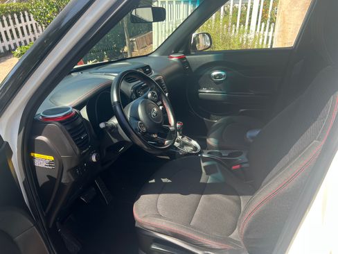 Used 2014 Kia Soul + FWD image 6