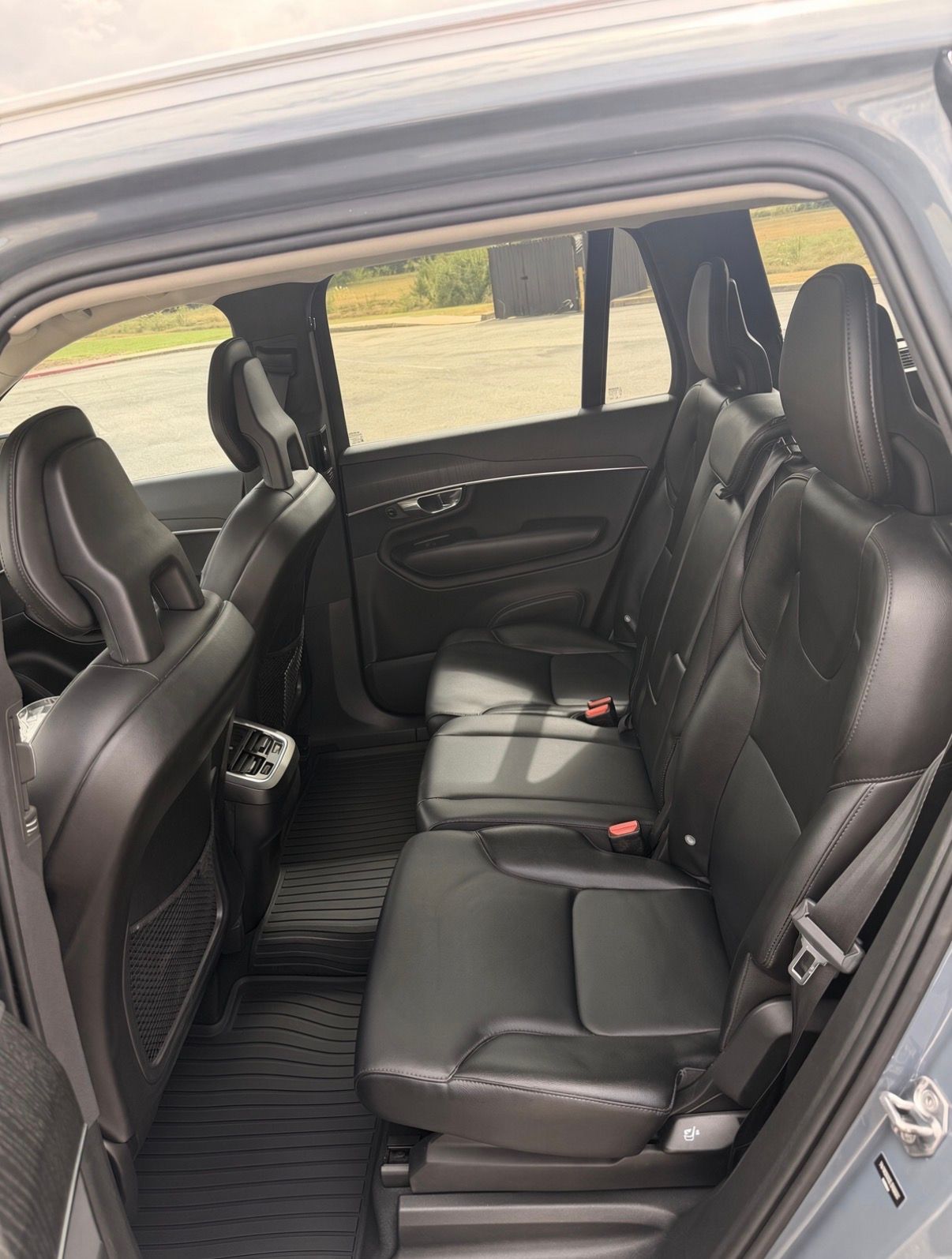 Used 2020 Volvo XC90 T5 Momentum w/ Protection Package Premier AWD/4WD image 14