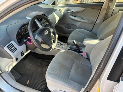 Used 2011 Toyota Corolla LE image 4