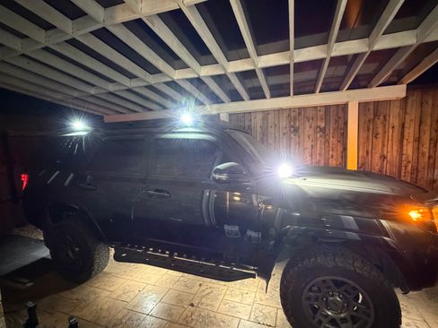 Used 2020 Toyota 4Runner Venture w/ Moonroof Package image 16