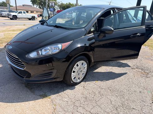Used 2018 Ford Fiesta S FWD image 8