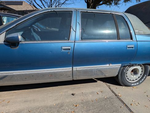 Used 1993 Cadillac Fleetwood Sedan image 8
