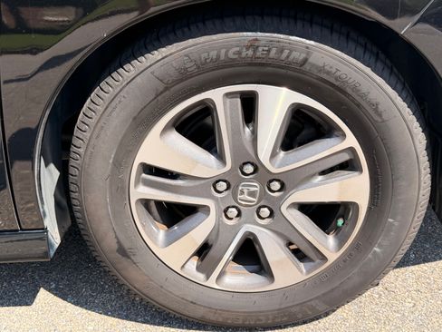 Used 2014 Honda Odyssey Touring Elite image 4