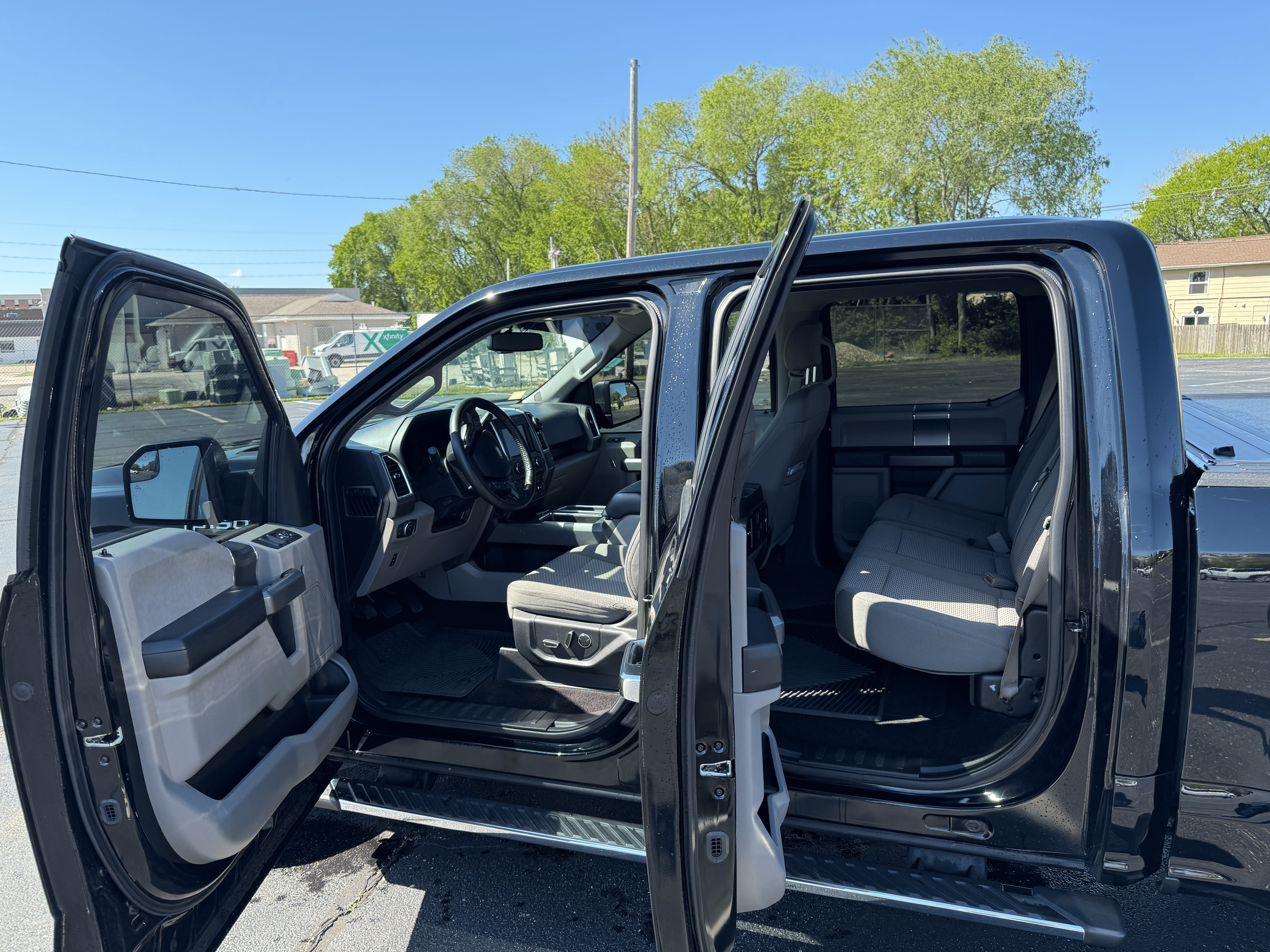 Used 2016 Ford F150 XLT w/ Equipment Group 302A Luxury RWD image 9