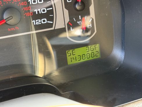 Used 2006 Ford F150 XLT image 8