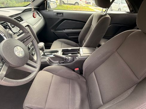 Used 2012 Ford Mustang Convertible RWD image 13