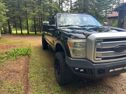 Used 2015 Ford F250 Platinum w/ FX4 Off-Road Package AWD/4WD image 8