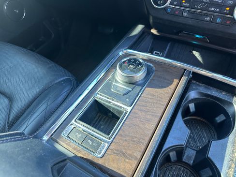 Used 2018 Ford Expedition Max Platinum image 17