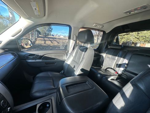 Used 2013 Chevrolet Avalanche LT w/ Suspension Package, Off-Road image 11