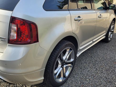 Used 2013 Ford Edge Sport w/ Driver Entry Pkg image 4