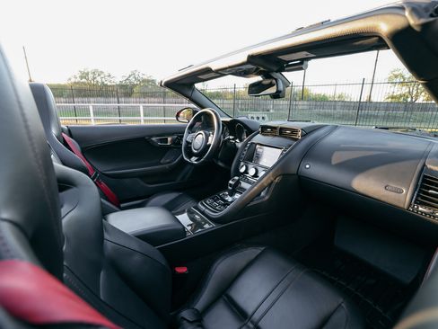 Used 2014 Jaguar F-TYPE S image 19