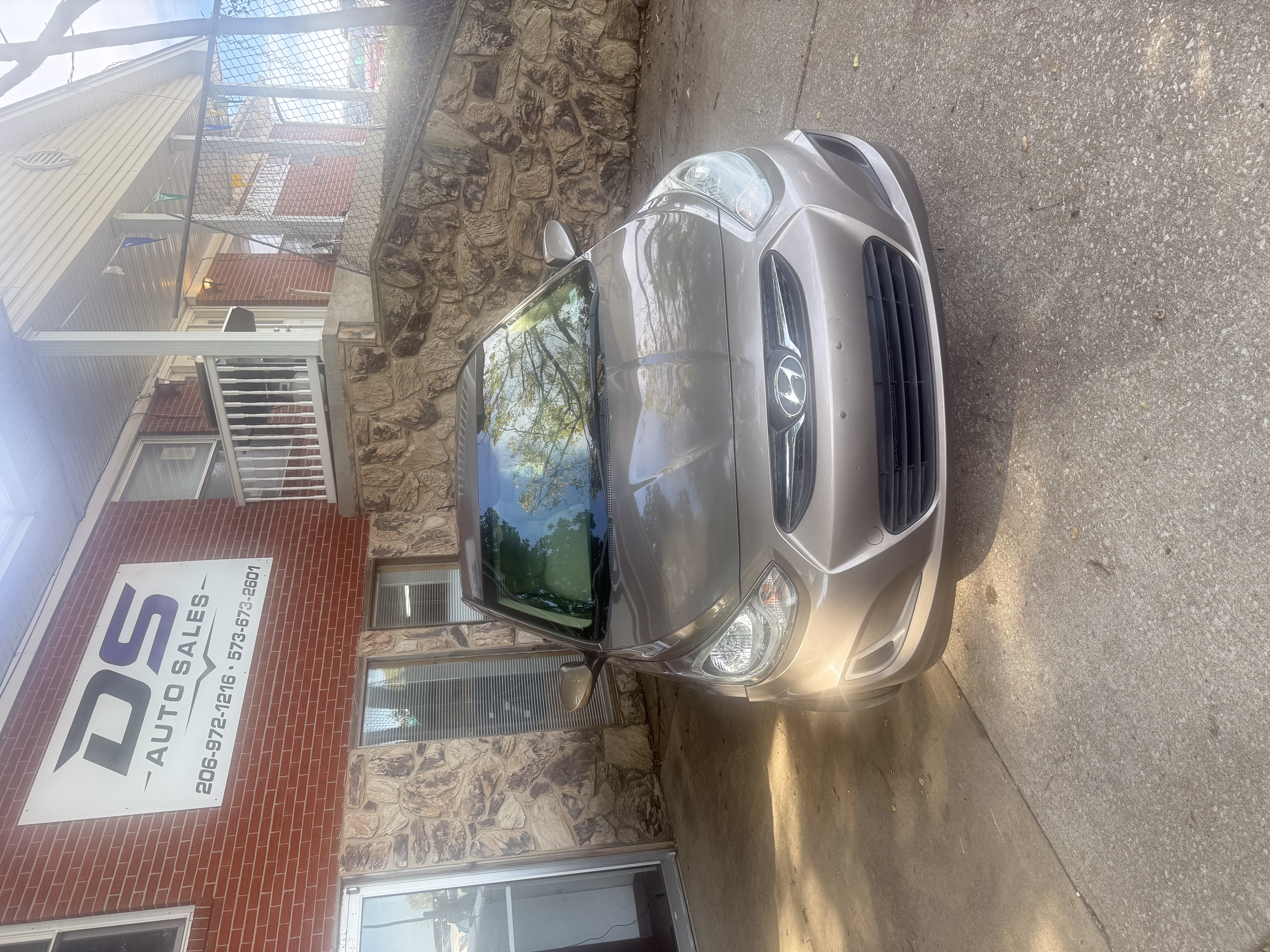 Used 2014 Hyundai Accent GLS FWD image 4