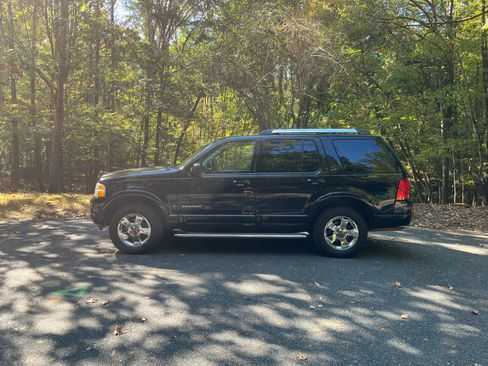 Used 2005 Ford Explorer Limited image 4