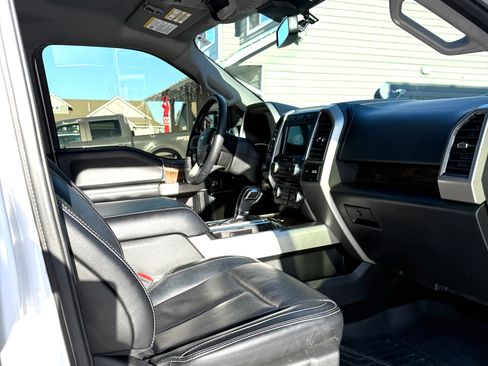 Used 2018 Ford F150 Lariat w/ Equipment Group 502A Luxury image 6