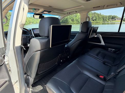 Used 2016 Toyota Land Cruiser AWD/4WD image 12