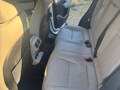 Used 2018 Land Rover Range Rover Velar S image 5