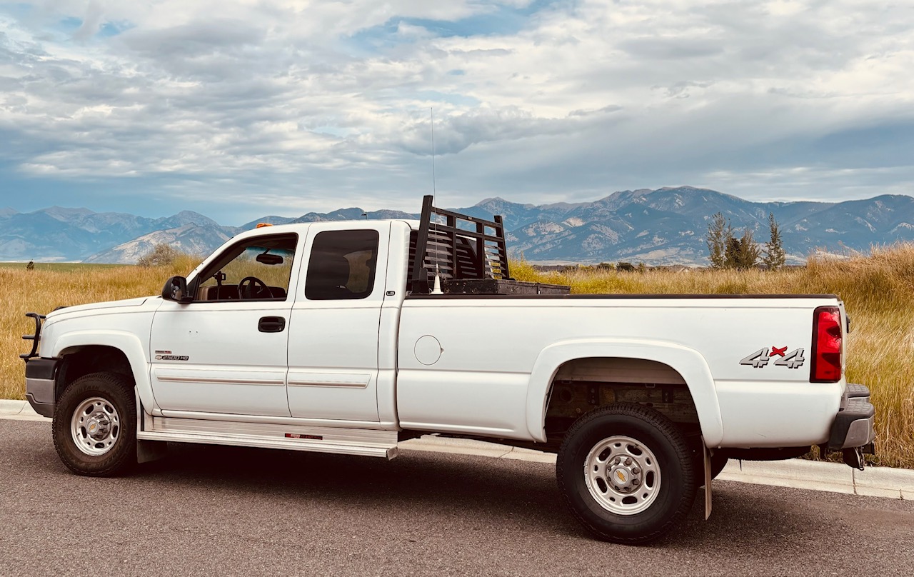 Used 2003 Chevrolet Silverado 2500 LS w/ Skid Plate Package AWD/4WD image 1