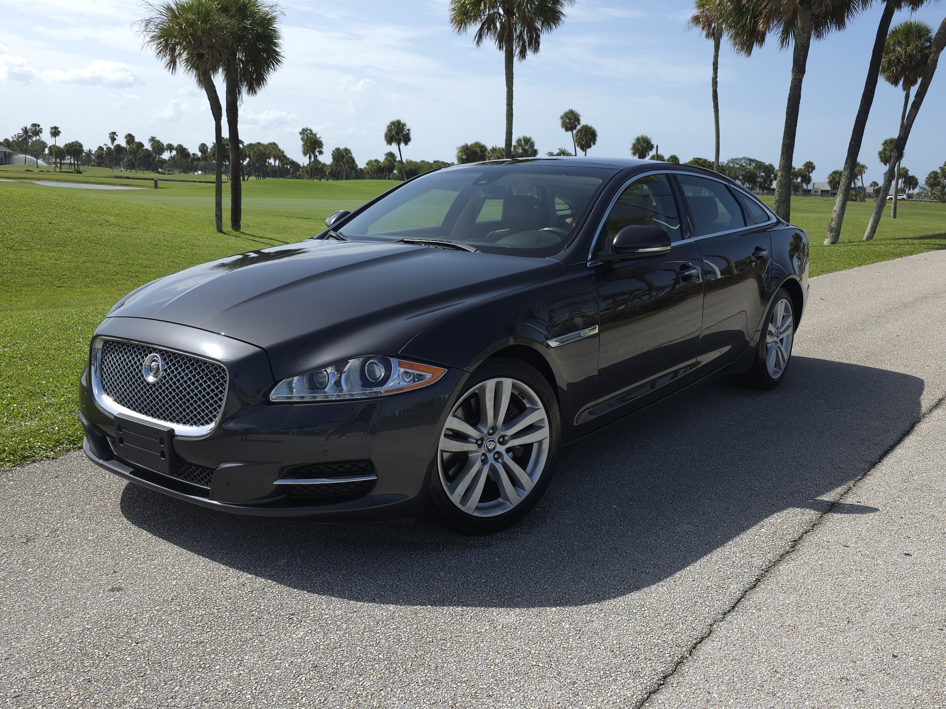 Used 2011 Jaguar XJ L RWD image 6