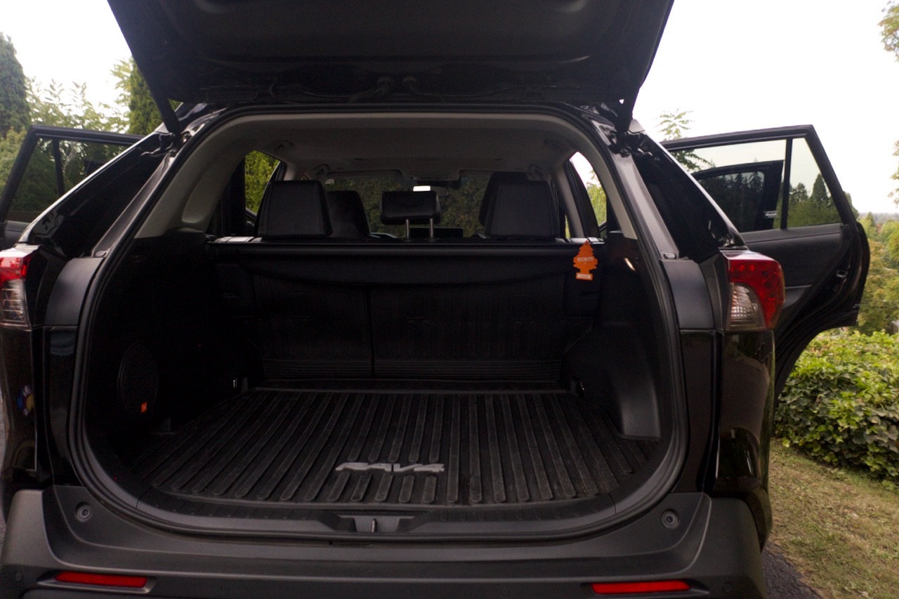 Used 2025 Toyota RAV4 XLE Premium w/ Weather Package AWD/4WD image 13