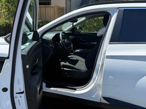 Used 2022 Hyundai Tucson Blue w/ Cargo Package AWD/4WD image 4