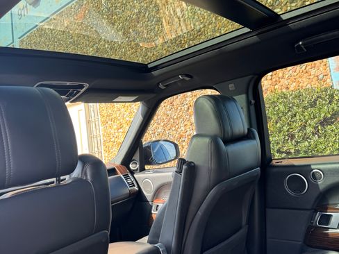 Used 2016 Land Rover Range Rover Supercharged image 9