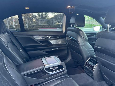 Used 2016 BMW 750i xDrive image 11